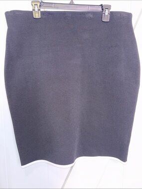 Preloved. Express Charcoal Pencil Skirt with White Hem (Body Contour)